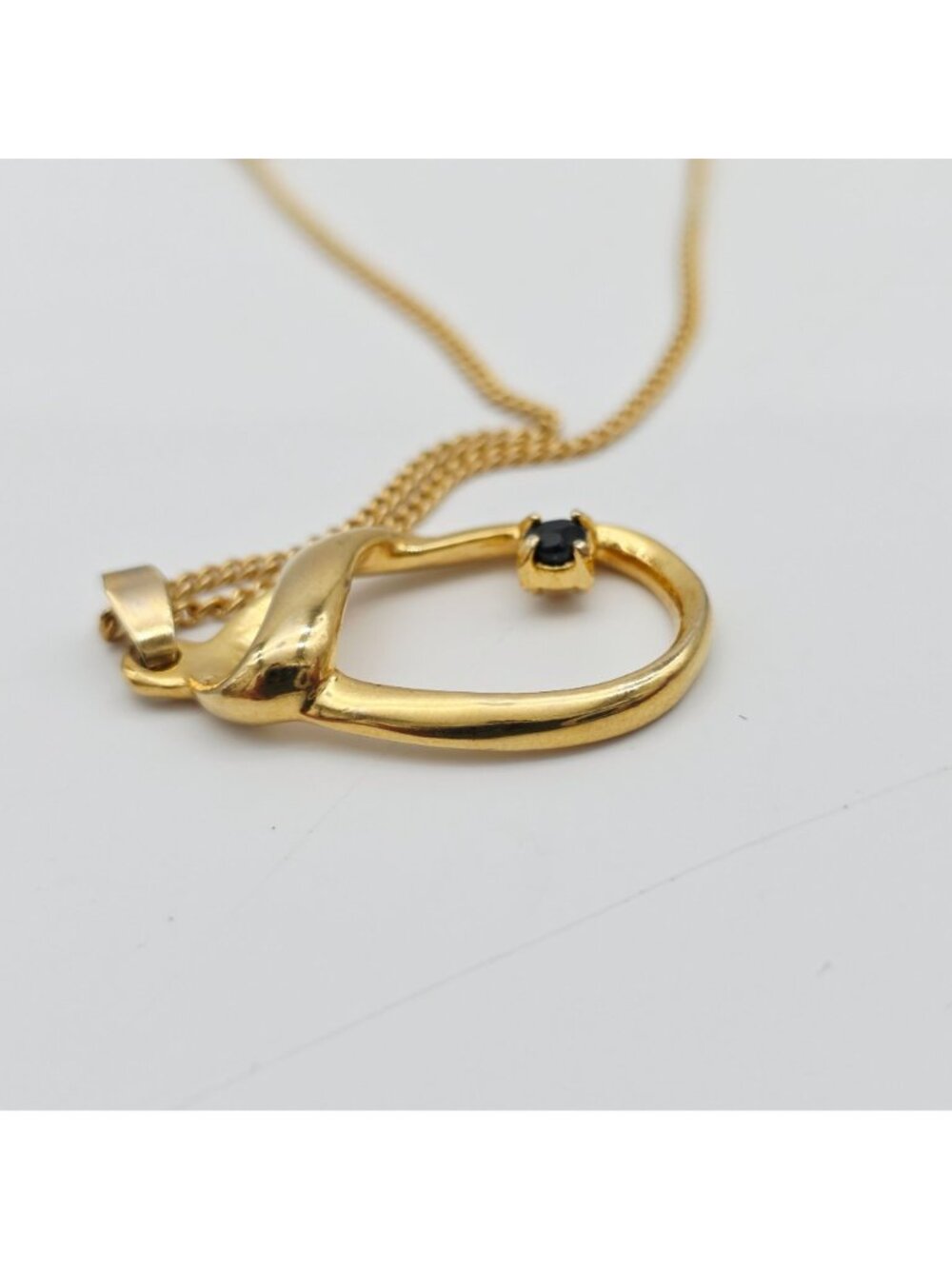 Gold-Plated Pendant Necklace With Black Accent Stone & Delicate Chain 16" - Picture 6 of 7